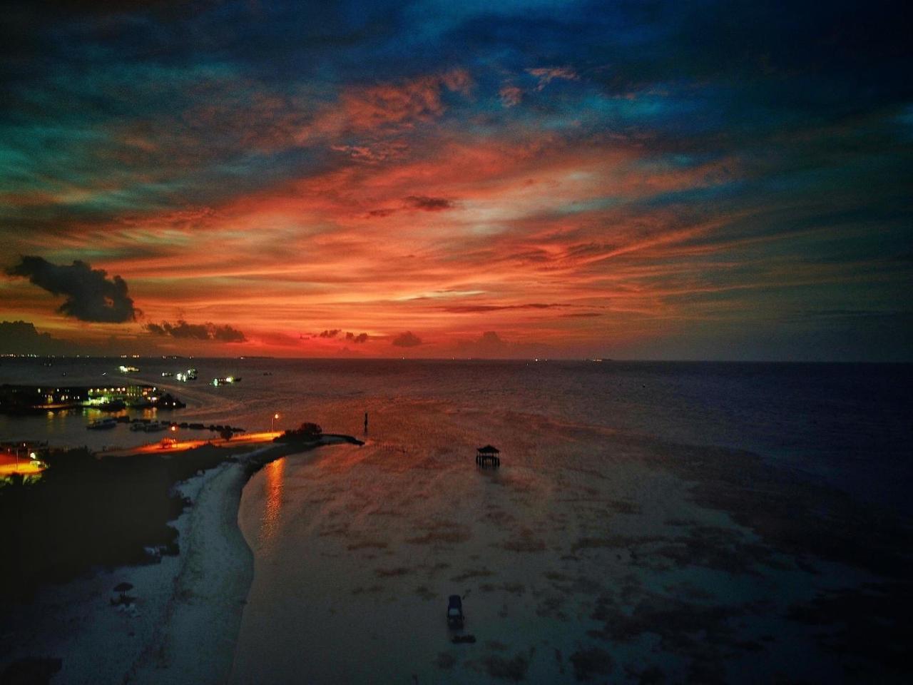 Hotel Molar Wave à Himmafushi Extérieur photo